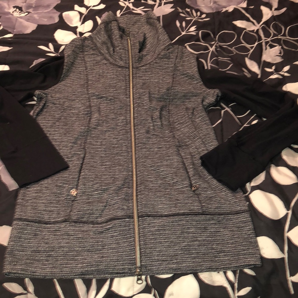 Lululemon sweatshirt